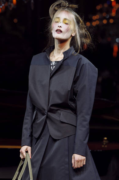 SS12_Westwood_036 <strong>VIVIENNE WESTWOOD GOLD LABEL|ヴィヴィアン・ウエストウッド・ゴールドレーベル</strong> 2012年春夏コレクション速報!
