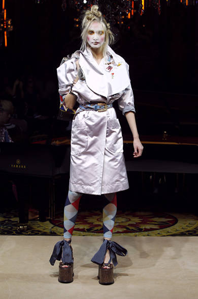SS12_Westwood_039 <strong>VIVIENNE WESTWOOD GOLD LABEL|ヴィヴィアン・ウエストウッド・ゴールドレーベル</strong> 2012年春夏コレクション速報!