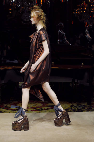 SS12_Westwood_062 <strong>VIVIENNE WESTWOOD GOLD LABEL|ヴィヴィアン・ウエストウッド・ゴールドレーベル</strong> 2012年春夏コレクション速報!