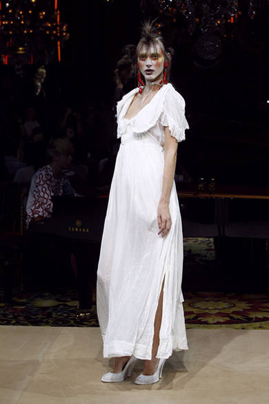 SS12_Westwood_063 <strong>VIVIENNE WESTWOOD GOLD LABEL|ヴィヴィアン・ウエストウッド・ゴールドレーベル</strong> 2012年春夏コレクション速報!
