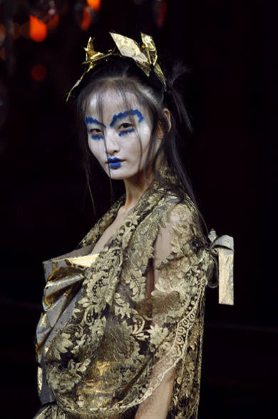 <strong>VIVIENNE WESTWOOD GOLD LABEL｜ヴィヴィアン・ウエストウッド・ゴールドレーベル</strong>　2012年春夏コレクション速報！