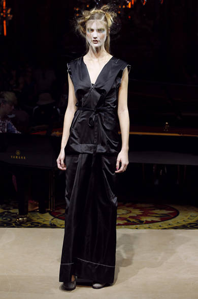 <strong>VIVIENNE WESTWOOD GOLD LABEL｜ヴィヴィアン・ウエストウッド・ゴールドレーベル</strong>　2012年春夏コレクション速報！