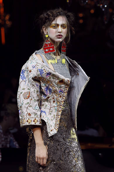 <strong>VIVIENNE WESTWOOD GOLD LABEL｜ヴィヴィアン・ウエストウッド・ゴールドレーベル</strong>　2012年春夏コレクション速報！
