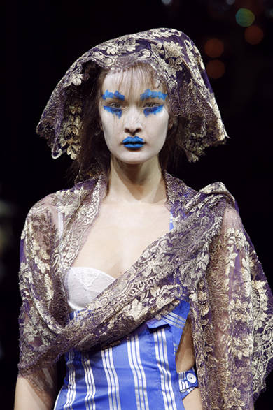 <strong>VIVIENNE WESTWOOD GOLD LABEL｜ヴィヴィアン・ウエストウッド・ゴールドレーベル</strong>　2012年春夏コレクション速報！