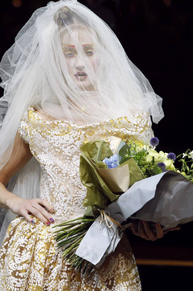 <strong>VIVIENNE WESTWOOD GOLD LABEL｜ヴィヴィアン・ウエストウッド・ゴールドレーベル</strong>　2012年春夏コレクション速報！