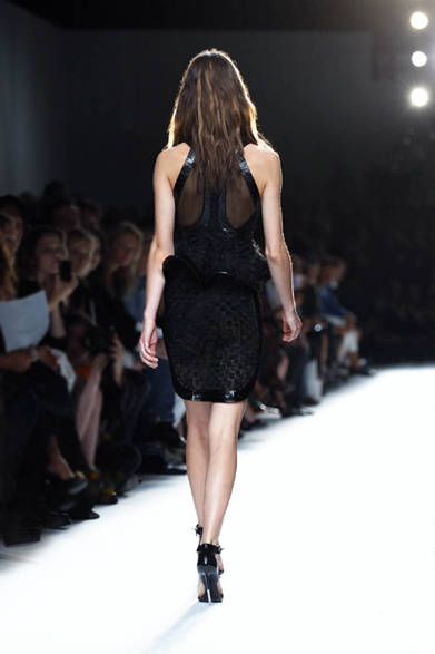 30_19_Dos_bd <strong>Givenchy by Riccardo Tisci|ジバンシィ バイ リカルド ティッシ</strong> 2012年春夏コレクション速報!