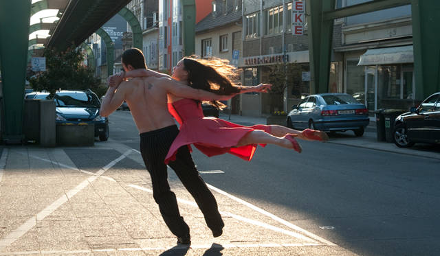 <strong>『Pina／ピナ・バウシュ 踊り続けるいのち』ヴィム・ヴェンダース監督 来日記念インタビュー</strong>　© 2010 NEUE ROAD MOVIES GMBH, EUROWIDE FILM PRODUCTION