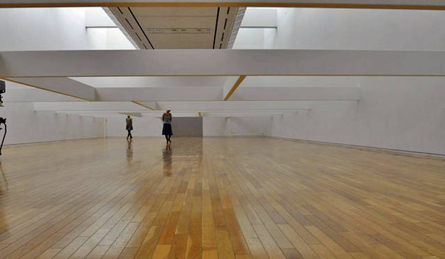 <strong>東京オペラシティ アートギャラリー｜「感じる服 考える服：東京ファッションの現在形」展</strong>　Photo by 中村竜治建築設計事務所