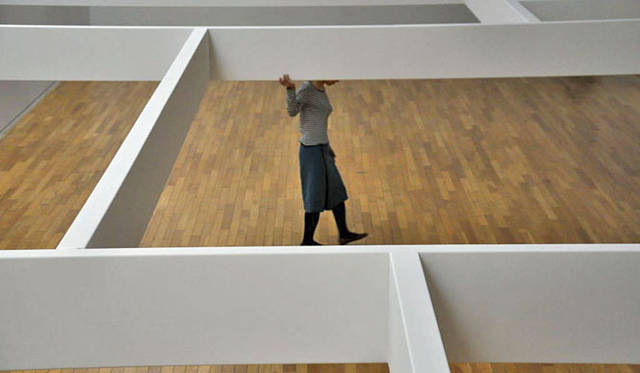 <strong>東京オペラシティ アートギャラリー｜「感じる服 考える服：東京ファッションの現在形」展</strong>　Photo by 中村竜治建築設計事務所