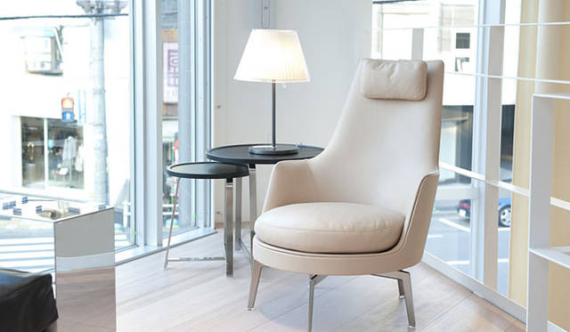 <strong>FLEXFORM｜フレックスフォルム</strong>　アーム付きチェア「GUSCIOALTO GA.11」