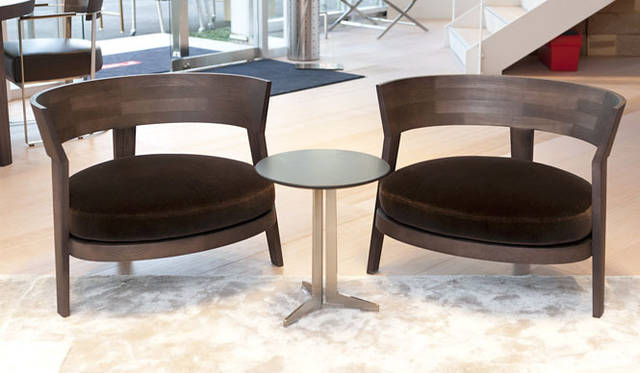 <strong>FLEXFORM｜フレックスフォルム</strong>　パーソナルチェア「ABBRACCI」