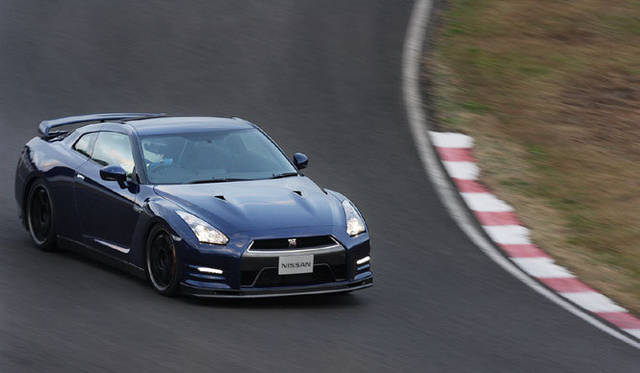 <strong>NISSAN GT-R｜日産 GT-R</strong>　Pure edition+Track pack 2012年モデル