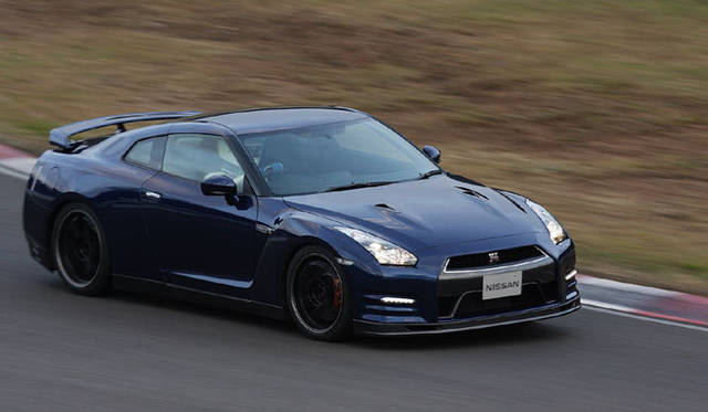 <strong>NISSAN GT-R｜日産 GT-R</strong>　Pure edition+Track pack 2012年モデル