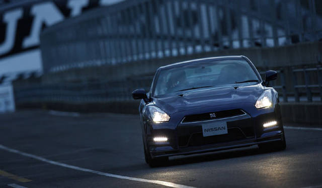 <strong>NISSAN GT-R｜日産 GT-R</strong>　Pure edition+Track pack 2012年モデル