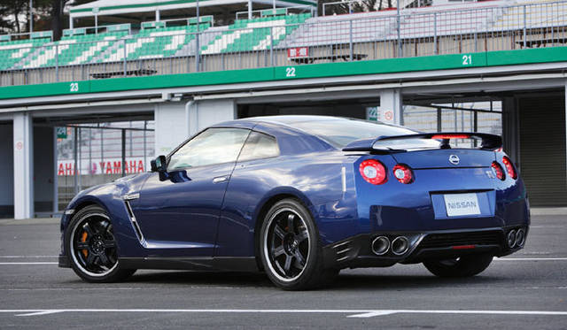 <strong>NISSAN GT-R｜日産 GT-R</strong>　Pure edition+Track pack 2012年モデル