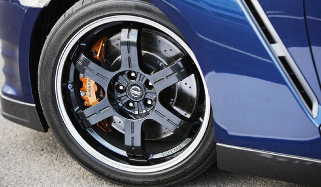 <strong>NISSAN GT-R｜日産 GT-R</strong>　Pure edition+Track pack 2012年モデル