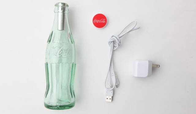 <strong>コカ・コーラ×パスザバトン</strong>　“コンツアーボトル”を再利用した「コカ・コーラ　ボトルライト」125個限定発売