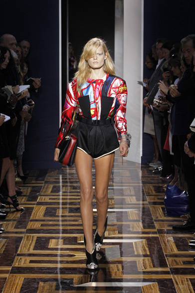 <strong>BALENCIAGA｜バレンシアガ</strong>　2012年春夏コレクション速報　©MONICA FEUDI