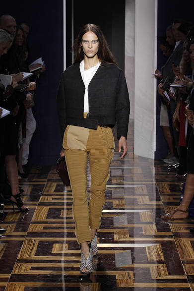<strong>BALENCIAGA｜バレンシアガ</strong>　2012年春夏コレクション速報　©MONICA FEUDI