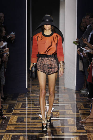 <strong>BALENCIAGA｜バレンシアガ</strong>　2012年春夏コレクション速報　©MONICA FEUDI