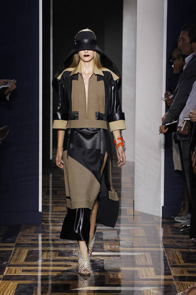 <strong>BALENCIAGA｜バレンシアガ</strong>　2012年春夏コレクション速報　©MONICA FEUDI