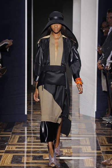 <strong>BALENCIAGA｜バレンシアガ</strong>　2012年春夏コレクション速報　©MONICA FEUDI