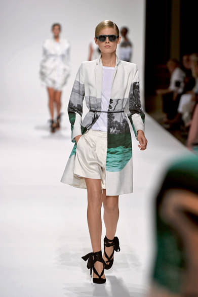 <strong>DRIES VAN NOTEN｜ドリス ヴァン ノッテン</strong>　2012年春夏コレクション速報