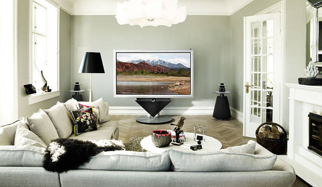 <strong>Bang&Olufsen｜バング＆オルフセン</strong>　3D機能搭載85インチプラズマテレビ 「BeoVision 4-85」