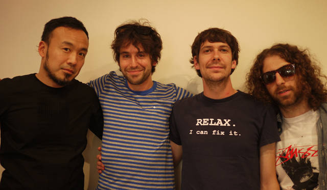 <strong>松浦俊夫｜from TOKYO MOON 11月13日 ON AIR</strong>　左から松浦俊夫、Dan Edinburg (ベース・ボーカル)、Tim Walsh(ドラム・ボーカル）、Jeff Gitelman（ギター・ボーカル）