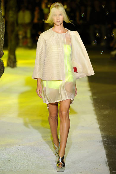 <strong>MONCLER GAMME ROUGE｜モンクレール ガム・ルージュ</strong>　2012年春夏コレクション速報