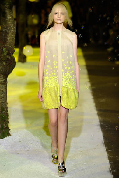 <strong>MONCLER GAMME ROUGE｜モンクレール ガム・ルージュ</strong>　2012年春夏コレクション速報