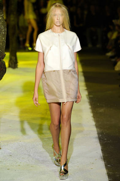 <strong>MONCLER GAMME ROUGE｜モンクレール ガム・ルージュ</strong>　2012年春夏コレクション速報