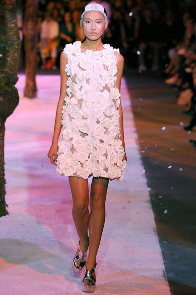 <strong>MONCLER GAMME ROUGE｜モンクレール ガム・ルージュ</strong>　2012年春夏コレクション速報