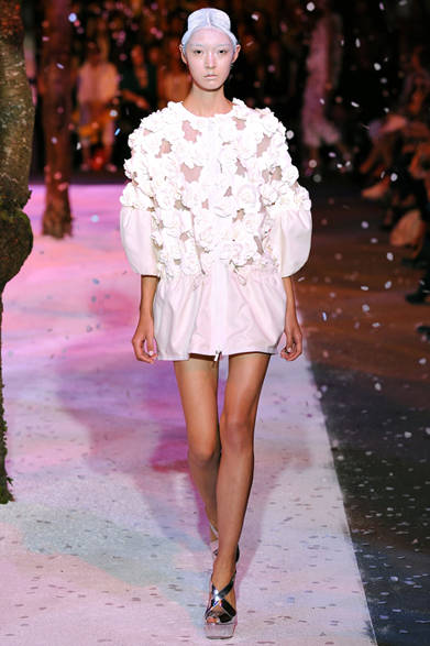 <strong>MONCLER GAMME ROUGE｜モンクレール ガム・ルージュ</strong>　2012年春夏コレクション速報