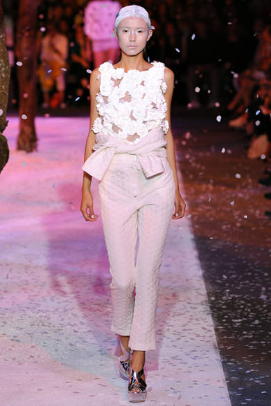 <strong>MONCLER GAMME ROUGE｜モンクレール ガム・ルージュ</strong>　2012年春夏コレクション速報