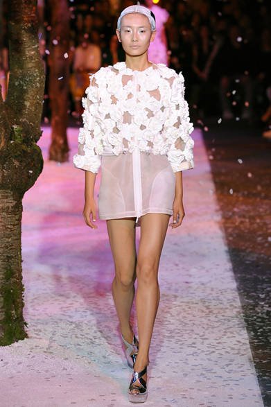 <strong>MONCLER GAMME ROUGE｜モンクレール ガム・ルージュ</strong>　2012年春夏コレクション速報