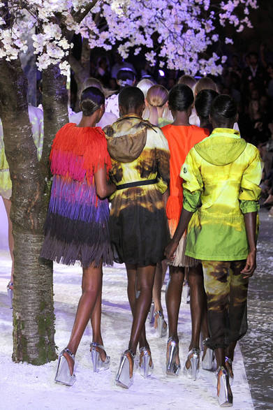 <strong>MONCLER GAMME ROUGE｜モンクレール ガム・ルージュ</strong>　2012年春夏コレクション速報