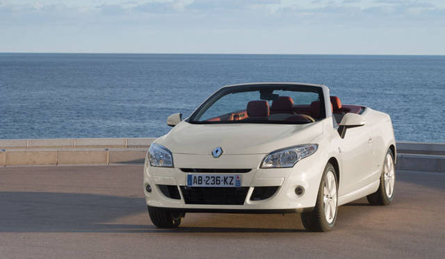 <strong>RENAULT｜ルノー　4モデルがジャパンプレミアとなる東京モーターショー出展概要</strong>　メガーヌ　グラスルーフ　カブリオレ