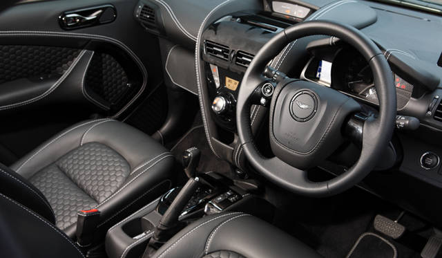 <strong>ASTON MARTIN Cygnet｜アストンマーティン シグネット</strong>　