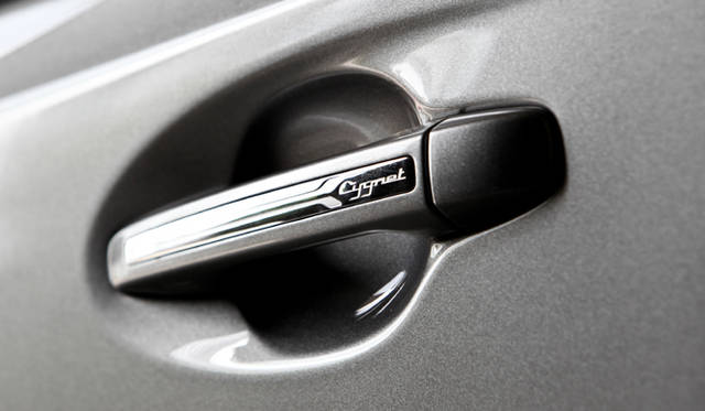 <strong>ASTON MARTIN Cygnet｜アストンマーティン シグネット</strong>　