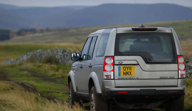 <strong>LAND ROVER DISCOVERY 4 ｜ランドローバー ディスカバリー4</strong>　