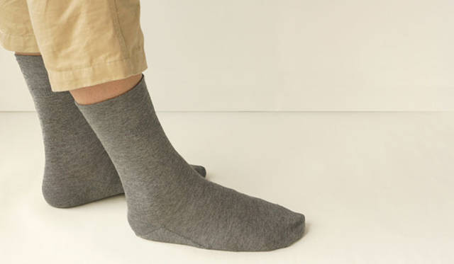 <strong>2＆9｜にときゅう</strong>　しめつけない男性用　1365円