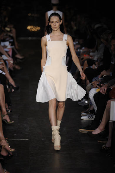 <strong>Victoria Beckham｜ヴィクトリア ベッカム</strong>　2012年春夏コレクション速報！