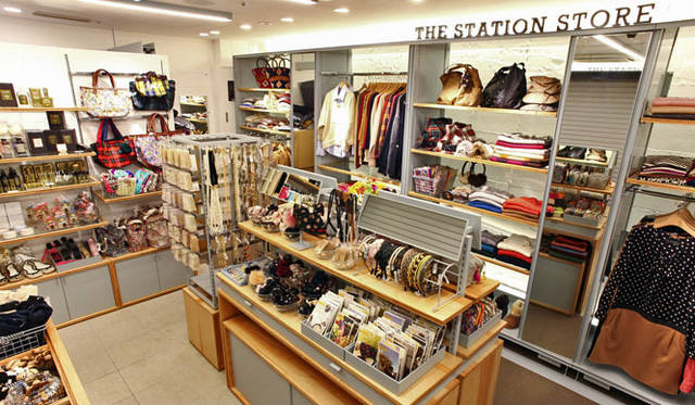 <strong>UNITED ARROWS｜ユナイテッドアローズ</strong>　 THE STATION STORE UNITED ARROWS LTD. Echika表参道店