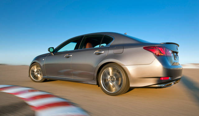 <strong>LEXUS GS350 F Sport｜レクサス GS350 Fスポーツ</strong>