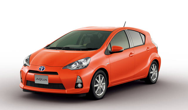 <strong>TOYOTA｜ 2011年12月発売予定のハイブリッド車「アクア」を日本初公開</strong>