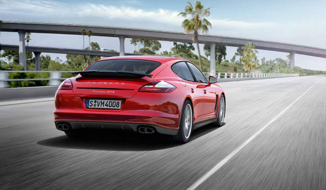 <strong>PORSCHE Panamera GTS｜ポルシェ パナメーラGTS</strong>