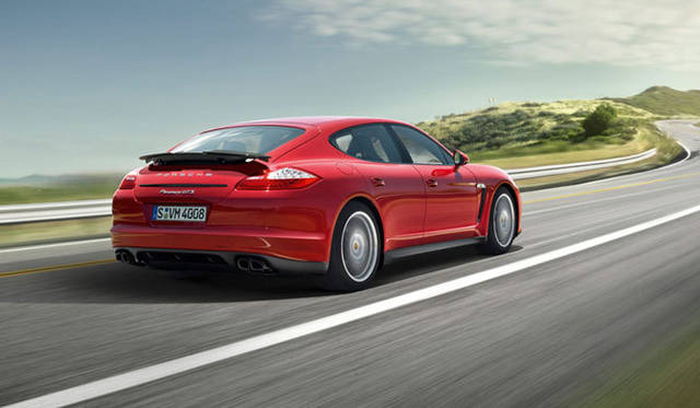 <strong>PORSCHE Panamera GTS｜ポルシェ パナメーラGTS</strong>