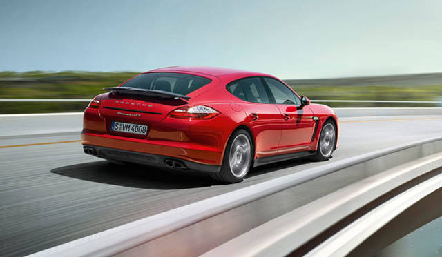 <strong>PORSCHE Panamera GTS｜ポルシェ パナメーラGTS</strong>