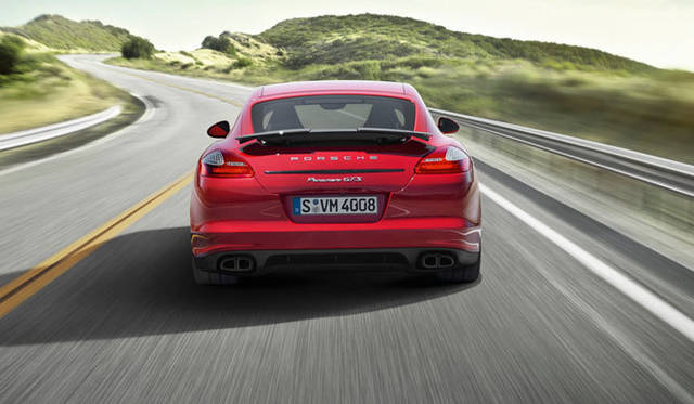 <strong>PORSCHE Panamera GTS｜ポルシェ パナメーラGTS</strong>